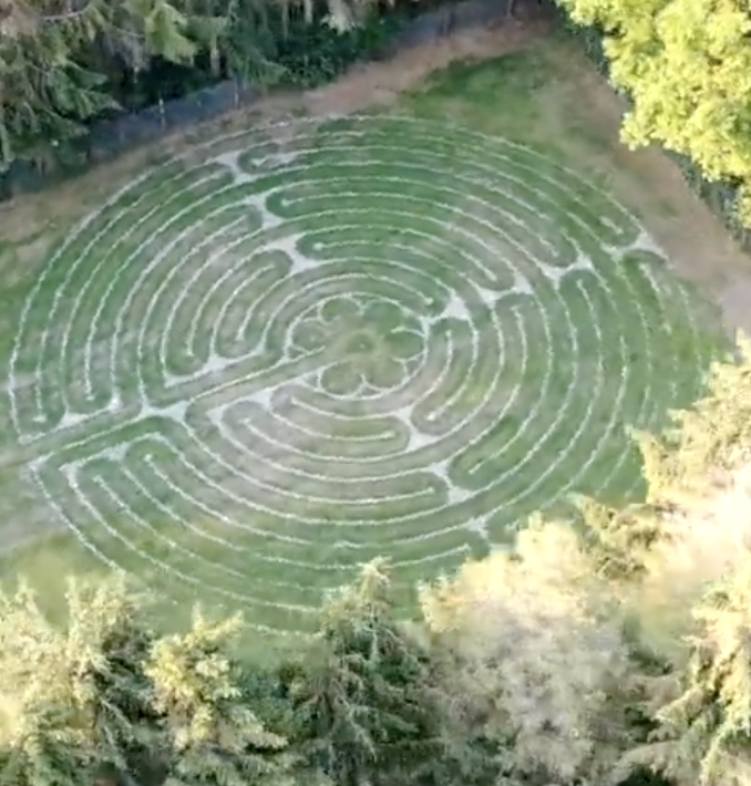 Deze afbeelding heeft een leeg alt-attribuut; de bestandsnaam is Labyrint-Vorstenbosch.png